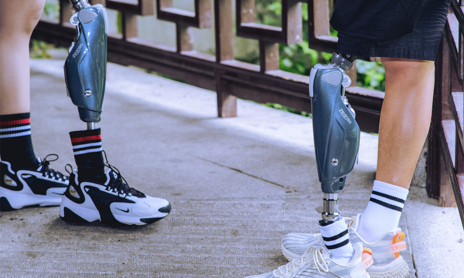 臻行科技智能膝關(guān)節(jié)假肢-臻行&middot;吉光
