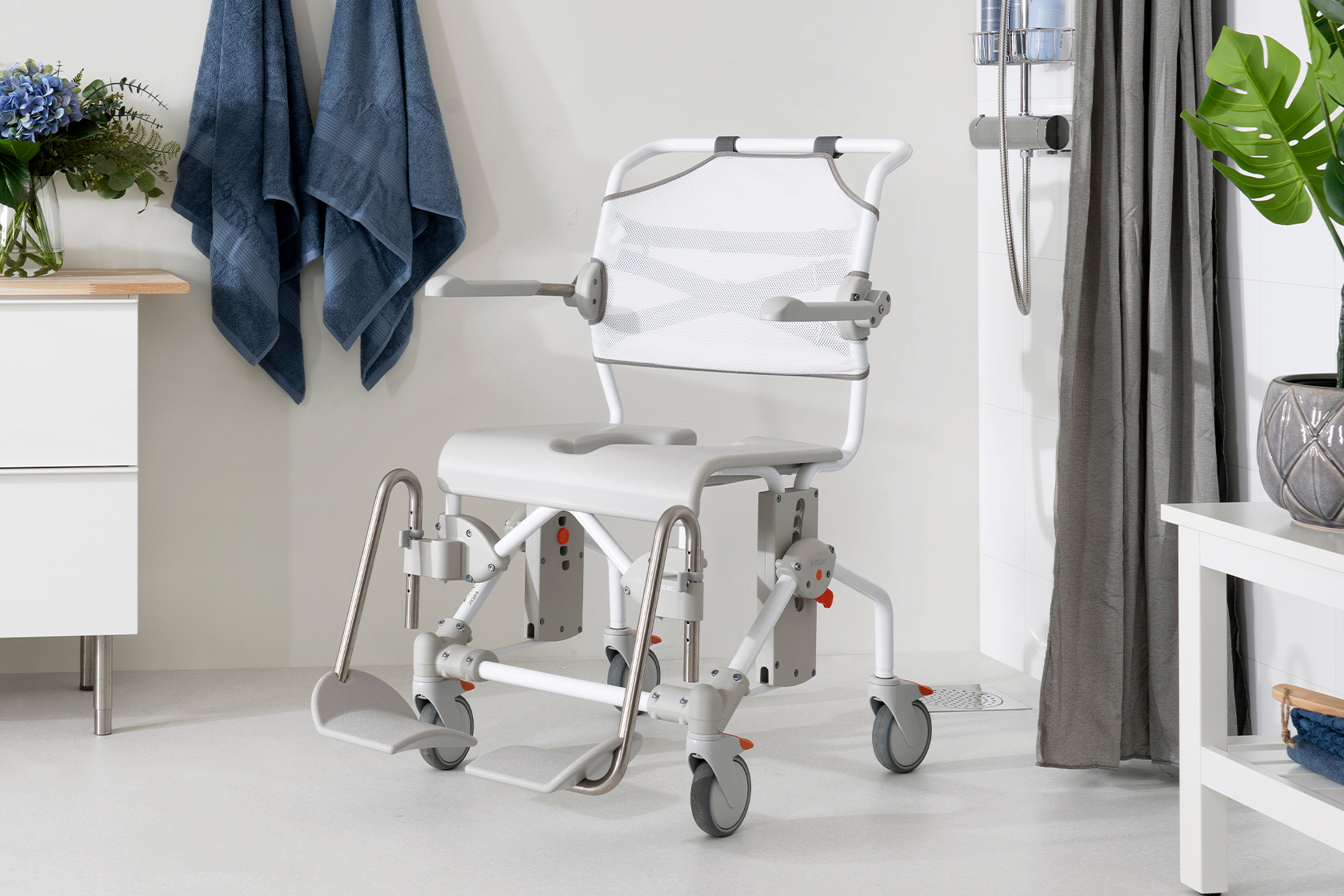 Etac Swift Mobil-2 移動(dòng)式浴廁多功能椅 高度可調(diào)型