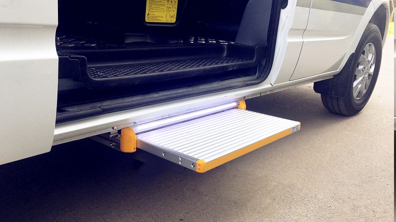 電動(dòng)踏步-