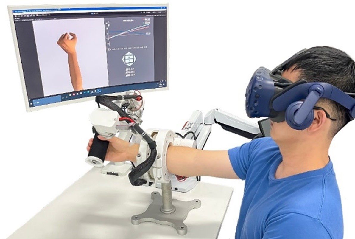 多感覺刺激與精準調(diào)控上肢康復機器人